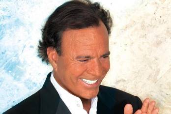 Según fuentes cercanas al artista, el equipo legal de Julio Iglesias sostiene que las informaciones publicadas por ambos medios lesionaron su derecho al honor.