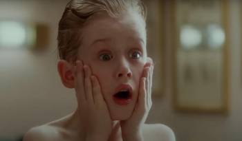 Macaulay Culkin en el papel de Kevin McCallister.