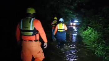 El personal del Sinaproc inspecciona el sector del río La Villa.