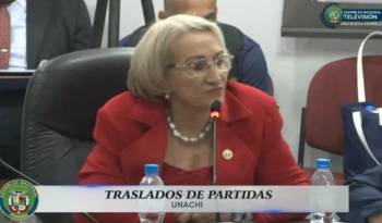 La rectora de la Universidad Autónoma de Chiriquí (Unachi), Etelvina de Bonagas