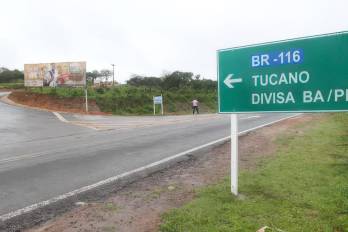 Fotografía cedida por la empresa Nova Infra Invest de la carretera federal BR-116, ubicada entre los municipios de Araci y Tucano en el estado de Bahía (Brasil).