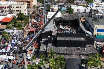 Trabajos de rescate en la discoteca Jet Set en Santo Domingo.