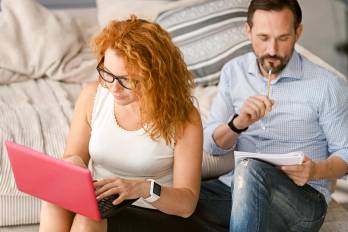 A diciembre de 2025, las mujeres presentaron niveles de morosidad ligeramente inferiores que los hombres.