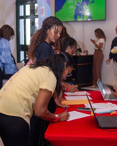 Desde horas tempranas los participantes hicieron su registro.