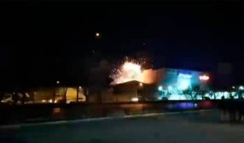 Imagen del momento de una de las explosiones tomada de un video de seguridad.