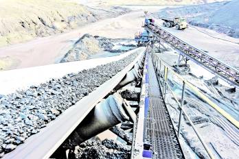 La automatización en la minería moderna permite aumentar la eficiencia, seguridad y sostenibilidad en la industria.