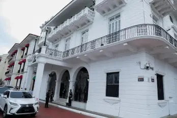 En una reunión en el Palacio de las Garzas, el mandatario revisó junto a los diputados oficialistas los proyectos prioritarios para el país.