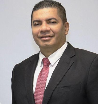 Agustín Lara Díaz, subdirector del Registro Público de Panamá.