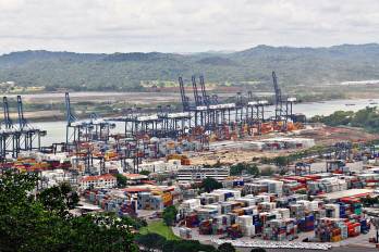 Puerto de Balboa, operado actualmente por Panama Ports, subsidiaria de CK Hutchison.