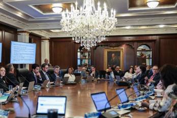 El presidente José Raúl Mulino defendió la conversión del Ministerio de la Mujer en Inamu, decisión rechazada por organizaciones feministas que advierten un debilitamiento institucional.