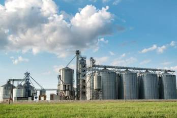 En la imagen, algunos silos de la agroindustria molinera de Panamá.