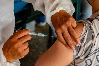 En Panamá los adolescentes, personas adultas, mujeres embarazadas y población adulta mayor no tienden a ser vacunados.