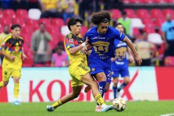 Adalberto Carrasquilla durante el partido ante el América