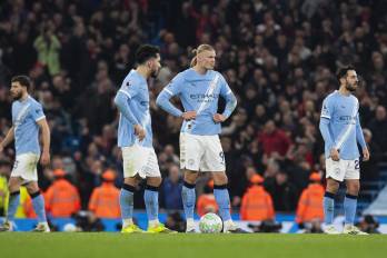 Los jugadores del City Erling Haaland se lamentan tras el 2-2 de su equipo contra el Nottingham Forest.