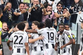 Los jugadores del Juventus celebran un gol durante el partido de la Serie A que han jugado Juventus FC e Inter de Milán.