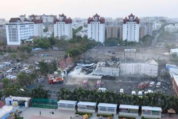 Más de 300 personas se encontraban en la estructura de dos plantas del parque de diversiones TRP