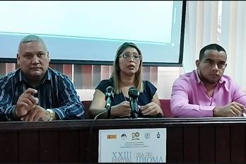 En el plano interno, los colectivos denunciaron lo que califican como una “deriva autoritaria” del gobierno.