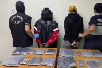 La maleta contenía varios paquetes de presunta droga, cuyo destino final era la ciudad de Nueva York