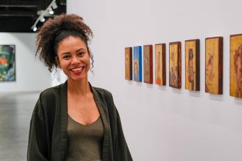 Claribel viene de claridad y de la belleza, cualidades que valora dentro y fuera del escenario.