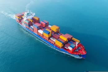 Los buques que transitan por Panamá lo hacen a través del Canal y posteriormente llegan a los diferentes puertos.
