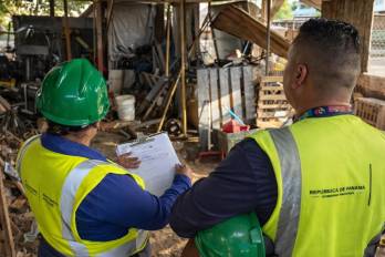 Se confirmó la existencia de rellenos con escombros de construcción que obstruyen aproximadamente el 70% del cauce natural en Puente del Rey.