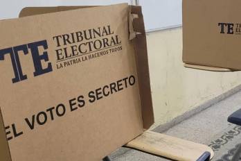 Dentro de esos registros de ingresos se identificaron 584 donaciones privadas en especie, correspondientes a 72 candidatos.