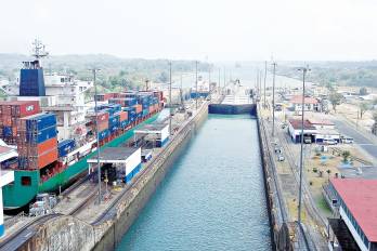 Canal de Panamá diseña su hoja de ruta de descarbonización con el respaldo de la Unión Europea