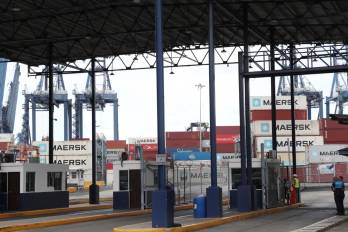 Únicamente se autorizarán los tránsitos internos relacionados con vehículos rodantes dentro del horario regular