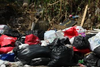 Prado aludió además al contexto político que rodea el conflicto y señaló que percibe una fuerte campaña en redes sociales, la cual —afirmó— requiere importantes recursos económicos.