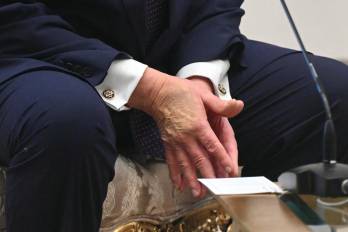 La imagen, captada por la agencia AFP durante la reunión entre Trump y el presidente de Turquía, Recep Tayyip Erdogan.