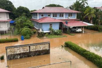 Los residentes piden una pronta solución para evitar mayores daños ante la continuidad de las lluvias en la provincia.