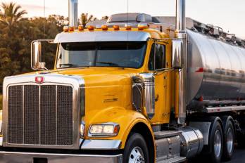 Estas franjas coinciden con las horas de mayor tráfico, por lo que la ATTT busca reducir la congestión y evitar riesgos adicionales