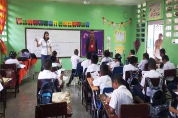 El Meduca explicó que la decisión se tomó ante un escenario de inestabilidad atmosférica, con tormentas, ráfagas de viento y aumento del caudal de ríos y quebradas.