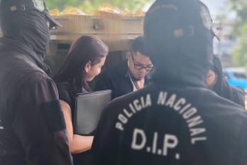 El caso se centra en determinar si existieron fallas o anomalías en la custodia y distribución del fentanilo.