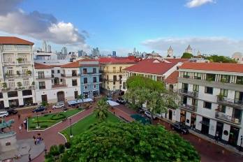 El Casco Antiguo se encuentra entre las zonas con extensión de venta de bebidas alcohólicas, con el Decreto Berenjena
