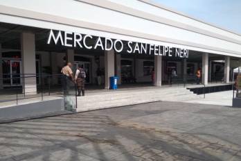 Las autoridades explicaron que estas labores buscan optimizar las condiciones sanitarias y la infraestructura del área gastronómica del mercado.