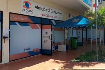 Fachada de atención al consumidor de la Acodeco en la via Fernández de Córdoba.