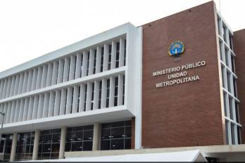 La estafa comenzó en casa: mujer habría cobrado más de 10 mil dólares a familiares