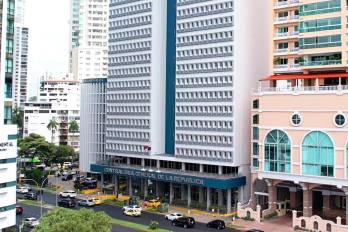 La presencia del contralor durante una diligencia del Ministerio Público ha desatado cuestionamientos sobre los límites de su intervención.