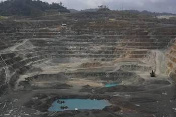 La propuesta de Mulino contempla una nueva estructura jurídica que permita la explotación de la mina sin recurrir a la figura de contrato ley, para evitar conflictos como los del pasado.