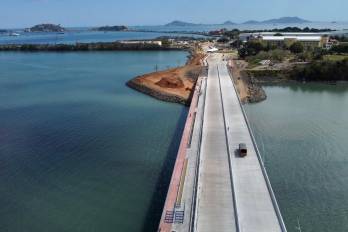 El viaducto marino se ubica en la ciudad de Panamá.