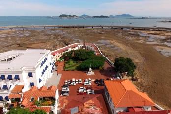 La Plaza de Francia, en el Casco Antiguo de San Felipe.
