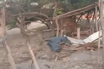 Dos miembros de la comunidad indígena Wayuu relataron a NBC News que presenciaron una explosión inexplicable que destruyó una choza.