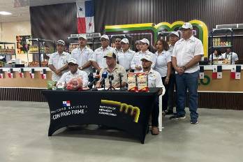 Este año se distribuirán 500,000 Cajas Navideñas, que se dividen en 300,000 provistas por la agroindustria nacional y 200,000 adquiridas a distribuidoras panameñas.