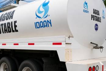 Flores reconoció que los problemas en el sistema de agua potable son resultado de años de falta de inversión en redes e infraestructura.