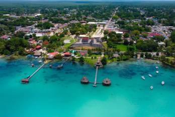 Vista panorámica del Fuerte de San Felipe en Bacalar.