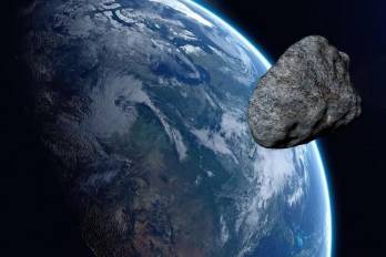 En mayo, nuevos datos indicaron que existe una posibilidad del 4,3% de que 2024 YR4 choque contra la Luna en 2032.