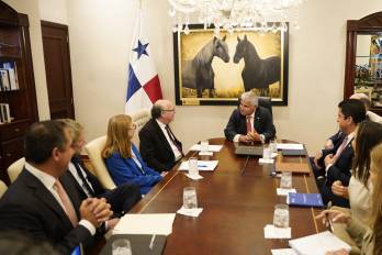 Reunión entre representantes del BID y el Gobierno de Panamá.