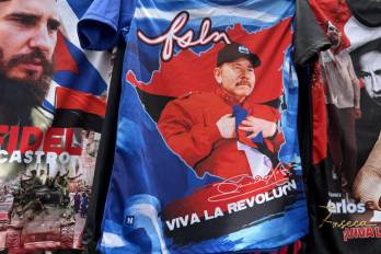 Fotografía que muestra una camiseta con la imagen estampada del presidente de Nicaragua, Daniel Ortega, durante la celebración del 47 aniversario de la revolución que derrocó por la vía armada a la dictadura de Anastasio Somoza Debayle, este 19 de julio de 2026, en Managua (Nicaragua). EFE/ STR