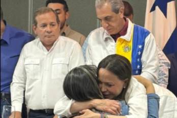 Guanipa asistió est mediodía a la conferencia de prensa de Machado.
